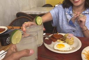 Santo Domingo: Food Tour & Paradise Beach Day with Drinks