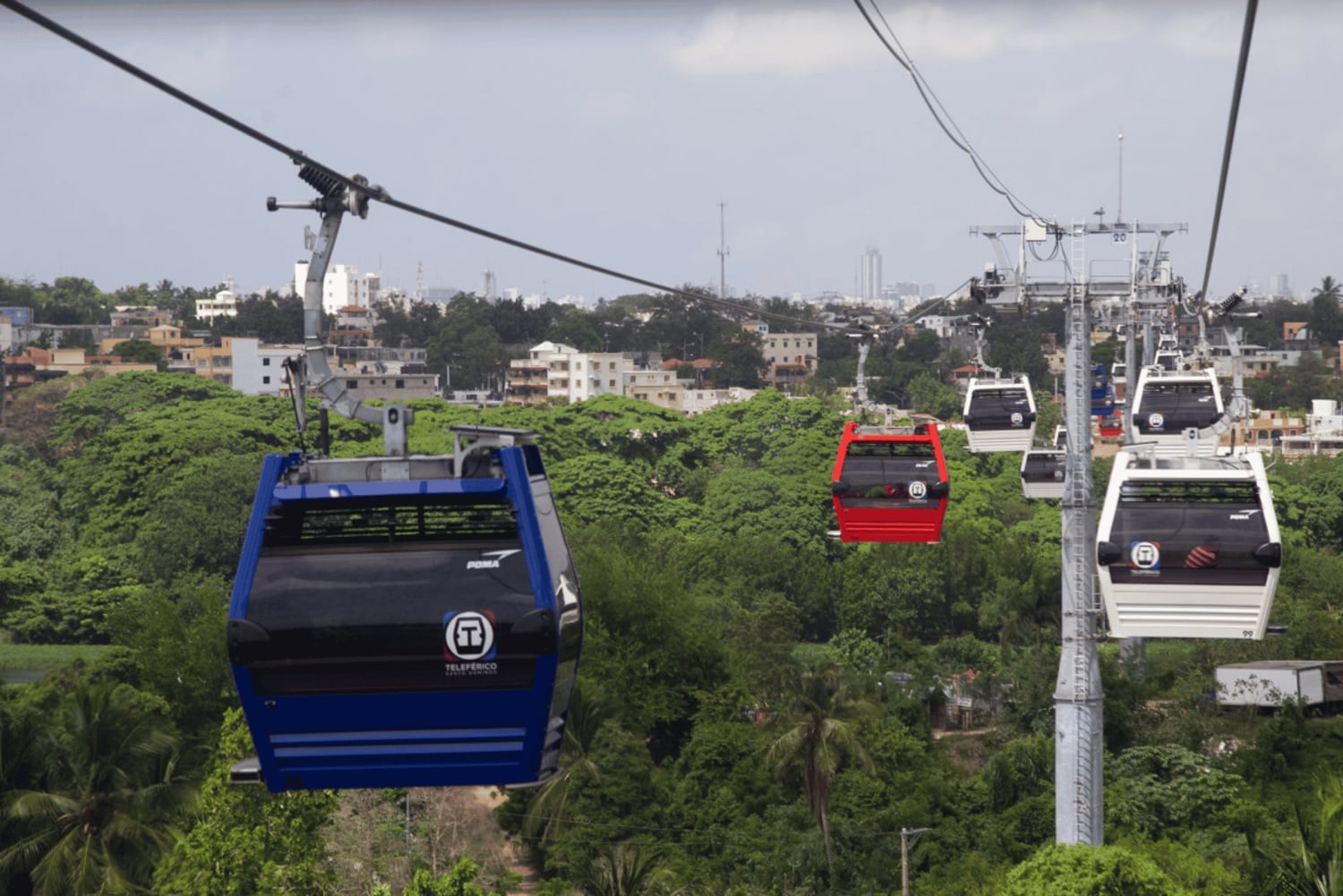 Santo Domingo: tour guiado en metro, teleférico y playa de boca chica