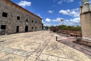 Santo Domingo: Small Group Tour with Cable Car from Bayahibe