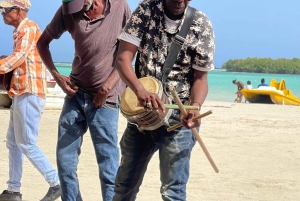 Лучшее в Санто-Доминго: 3 глаза, маяк, пляж и обед