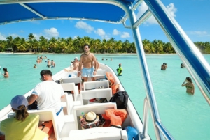 Insel Saona: Strand & Naturpool Katamaran Tour mit Mittagessen