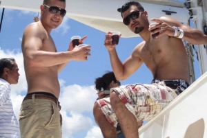 SAONAN SAARI: Katamaraanivene, avoin baari, lounas ja paljon muuta....