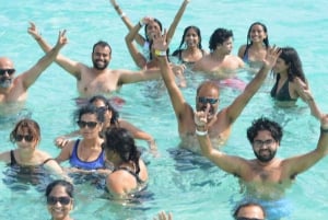 Esperienza di catamarano sull'isola di Saona con pranzo da punta cana