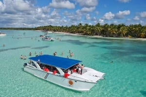 Île de Saona : Excursion en catamaran vers une plage de rêve, tout compris