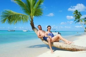 Isola di Saona: Tour in catamarano verso una spiaggia da sogno, tutto incluso