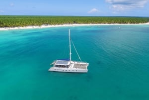 Isla Saona: excursión exclusiva en catamarán en tour en grupo reducido