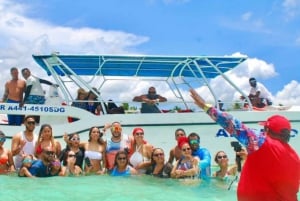 Saona Island: Full-Day Boat Tour with Drinks & Buffet Lunch