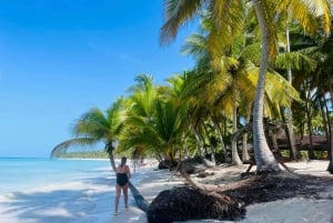 Excursão de 1 dia à ilha de Saona - Festa no catamarã e almoço com churrasco