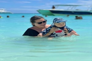 Tour dell'isola di Saona tutto compreso in motoscafo e catamarano