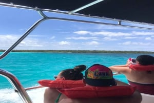 Tour dell'isola di Saona tutto compreso in motoscafo e catamarano