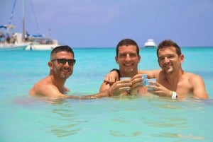 Tour dell'isola di Saona tutto compreso in motoscafo e catamarano