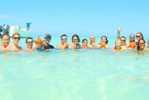 Santo Domingo: Wycieczka na wyspę Saona katamaranem lub łodzią motorową
