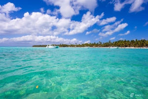 Saona Island Tour lounaalla ja avoimella baarilla