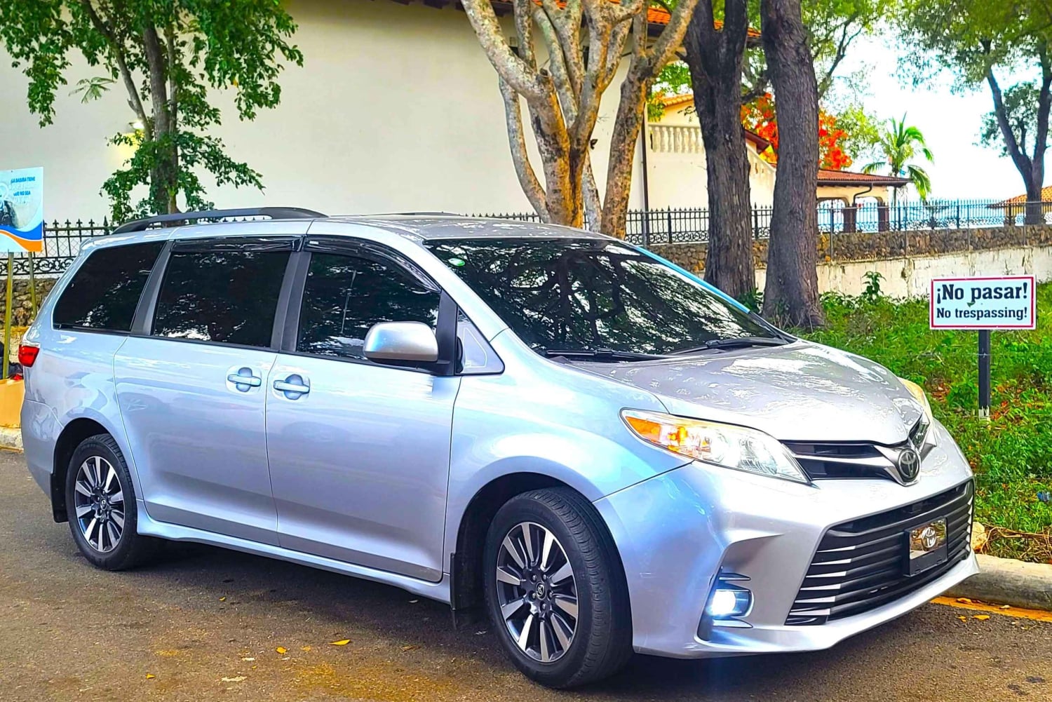 Sosua's Official: Nightlife Tour with Pickup and Drop-Off