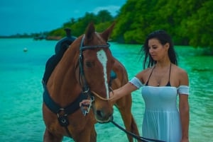 Плавающая лошадь из Пунта-Каны