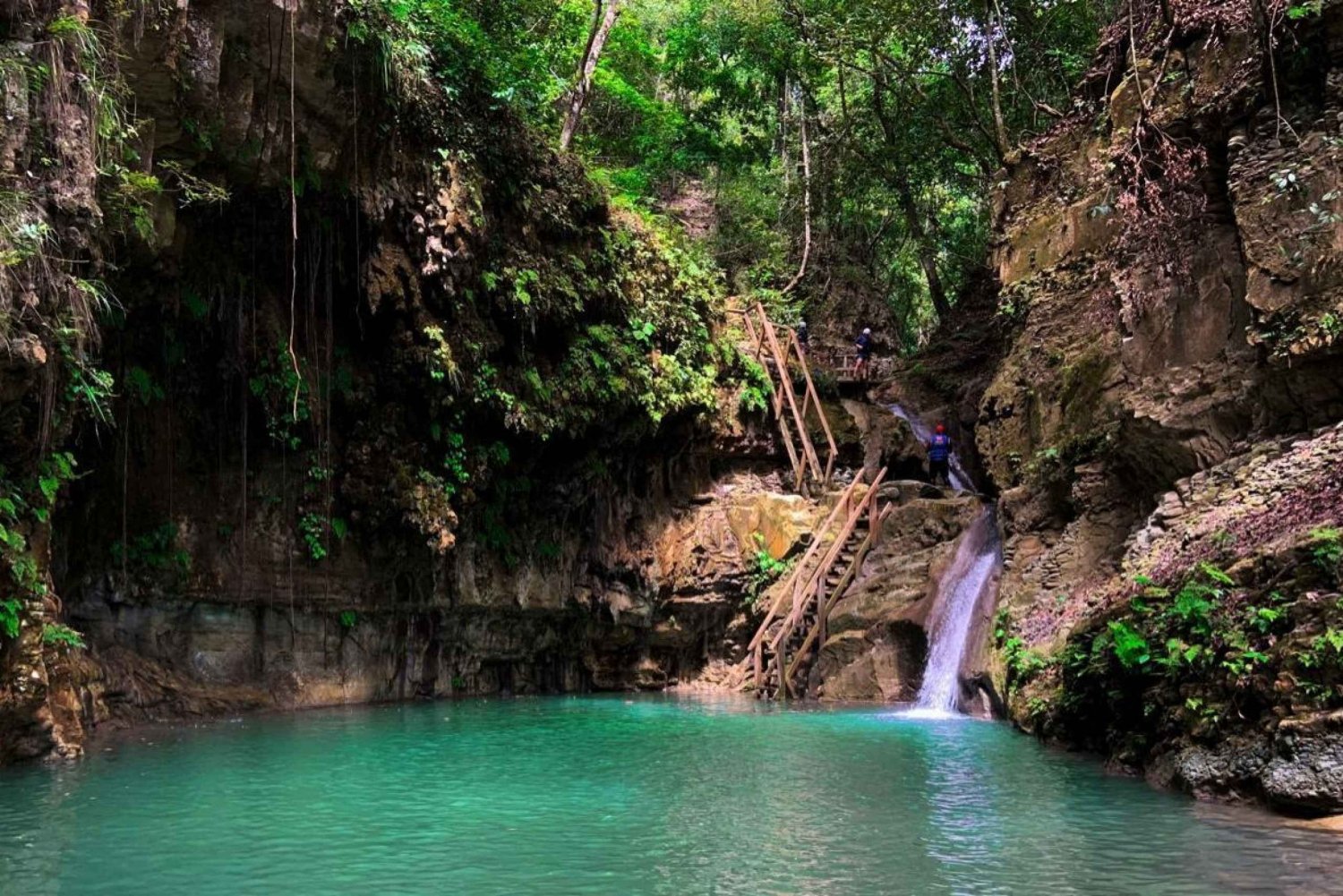 Excursion aux chutes d'eau, crique d'ambre, baie de Taino et transport