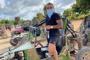 Aventura selvagem off-road em buggy nas dunas em Punta Cana