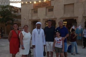 1 Hours Tridational Boat Ride(Abra) At Creek Canal,+Goldsouq