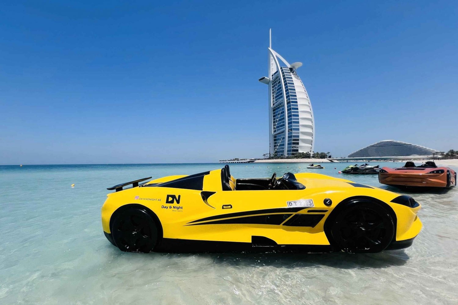 Dubai: Marina Jetcar Tour Burj Al Arabin näköaloilla.