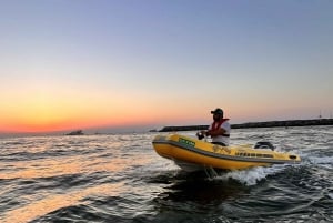 Dubai: Self-Drive boat tour for 30, 60 or 90 mn