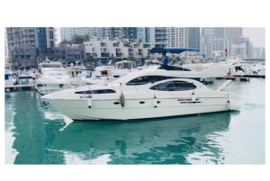 Luxe privéboottocht van 50 voet in de jachthaven van Dubai