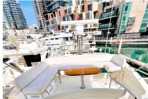 Luxe privéboottocht van 50 voet in de jachthaven van Dubai