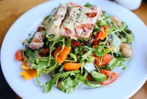 Dubai: Sunseeker Superyacht VIP Dinner, Drinks & Live DJ