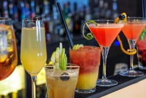 Dubai: Sunseeker Superyacht VIP Dinner, Drinks & Live DJ