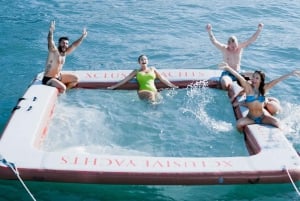 Dubai: Sunseeker Superyacht VIP Dinner, Drinks & Live DJ