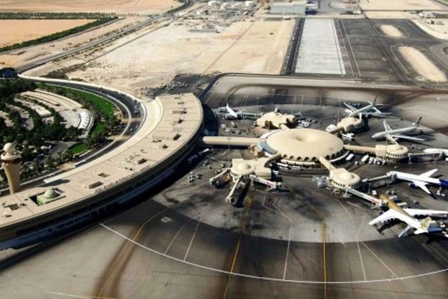 Transfer z lotniska Abu Zabi do hotelu lub odwrotnie