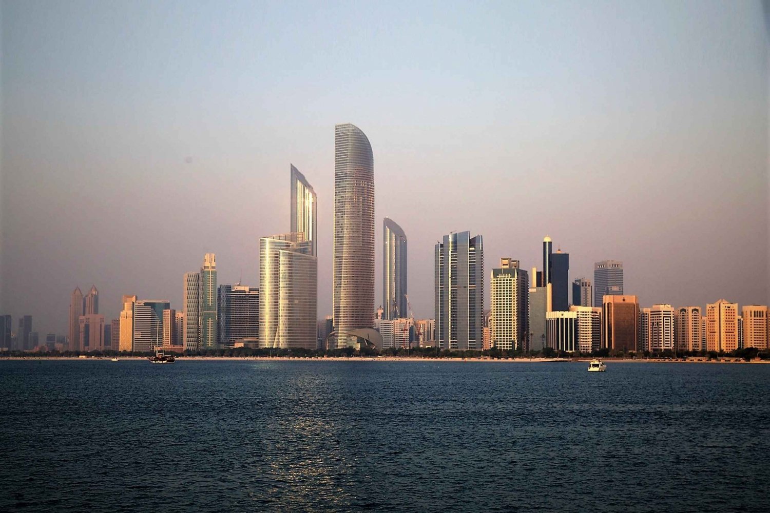 Abu Dhabi City Tour with 1-Hour Yacht Ride