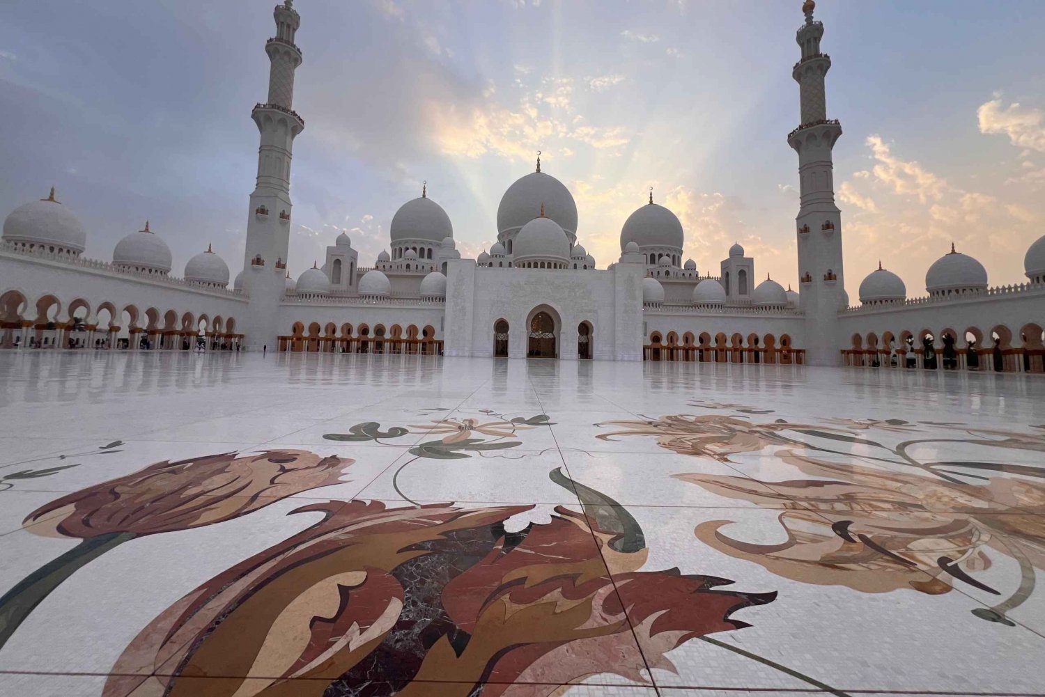 Abu Dhabi Sheikh Zayed Mosque City Tour from Dubai