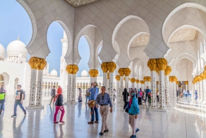 From Dubai: Abu Dhabi Sheikh Zayed Mosque Guided Tour