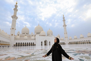 From Dubai: Abu Dhabi Sheikh Zayed Mosque Guided Tour