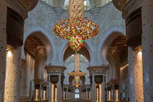 Passeios turísticos em Abu Dhabi e visita ao templo BAPS