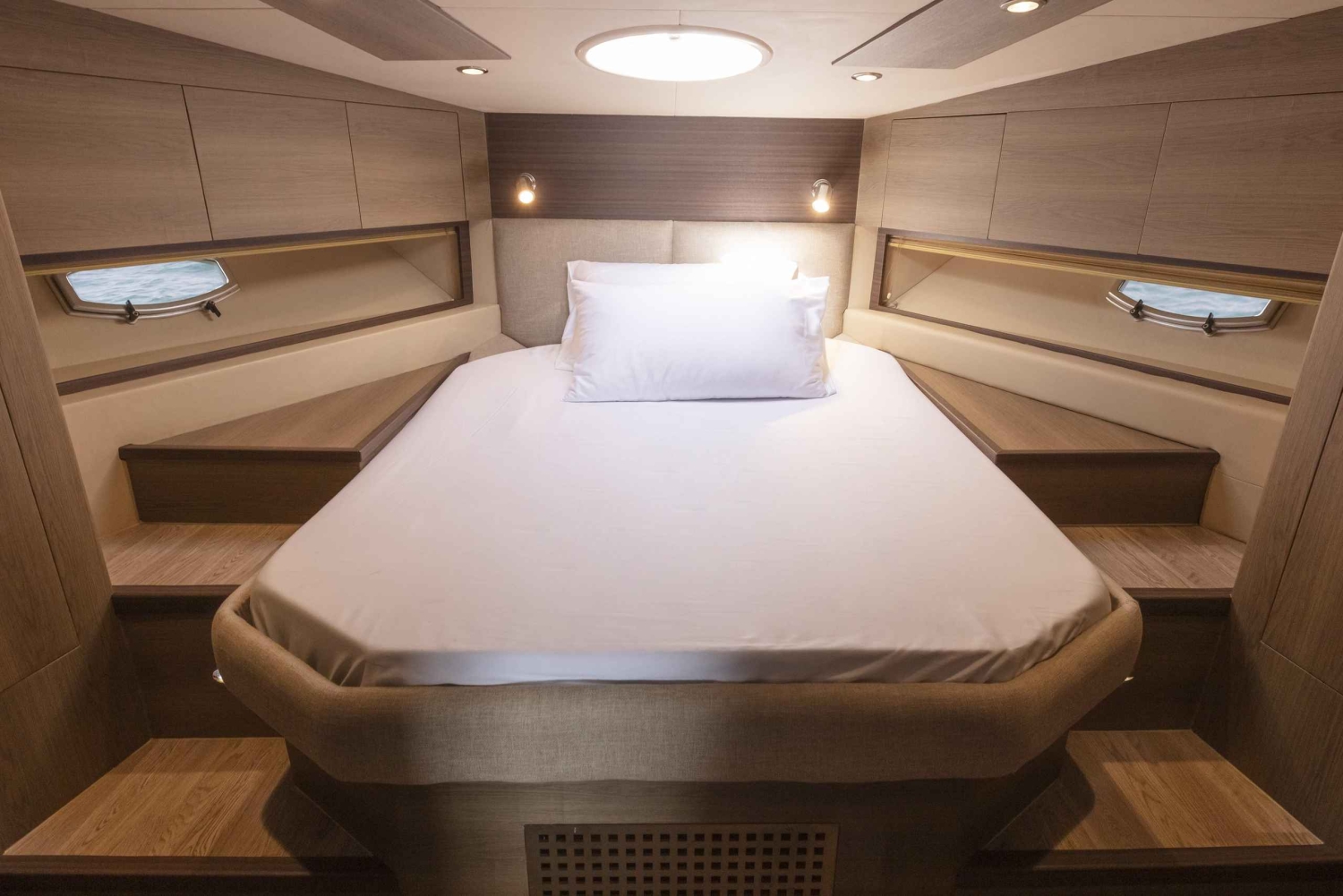 Prisbillig yachtudlejning Viktoriia fra Dubai Marina