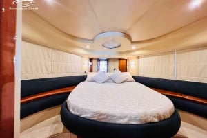 Dubai: Azimut 42 Feet Private Luxury Yacht Cruise