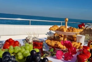 Luxury Proposal on a Yacht in Dubai