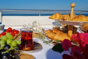 Luxury Proposal on a Yacht in Dubai