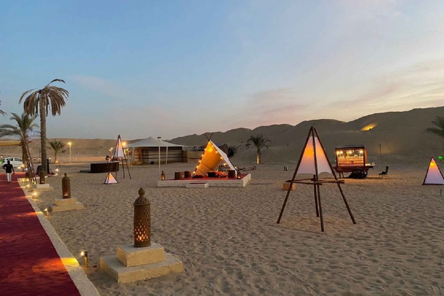 Dubai: 4x4 Authentic Desert Safari with Camel Ride & Dinner