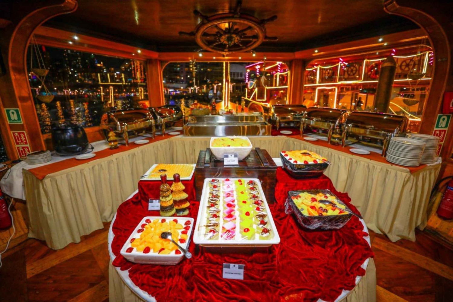 DCDMDB | Dubai: Dhow Marina Cruise with Buffet Dinner and Tr