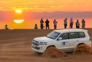 Aavikkosafari: Dyyniajelu, leiri ja live-esitykset