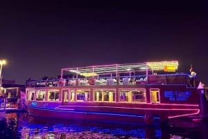 Dubaj: Al Seef Dhow Dinner Cruise z pokazem na żywo