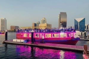 Dubai: Al Seef Dhow Cena en Crucero con Espectáculo en Directo