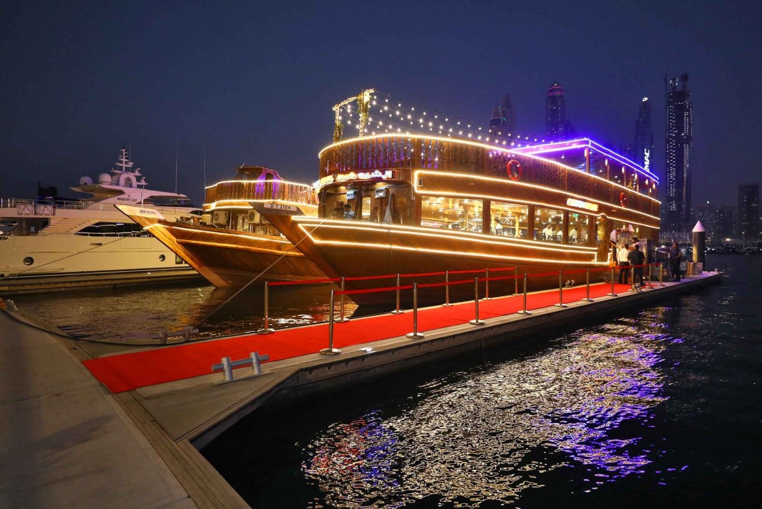 Crucero en dhow por el puerto deportivo de Dubai