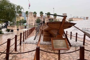 Scopri gli angeli storici di Dubai con una passeggiata e un giro in barca