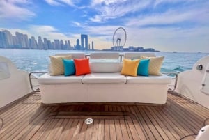 Dubai: 03 Hours-Yacht Charter and Burj Al Arab Sightseeing