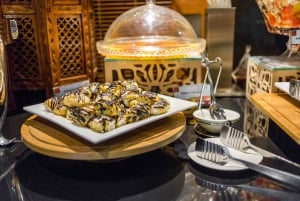 Dubai: 2 timmars kvällsutflykt med dhow-båt och middag