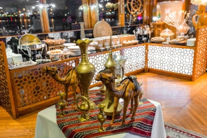 Dubai: Dhow-risteily ja illallinen: 2-tuntinen illallinen Dhow-risteily ja illallinen