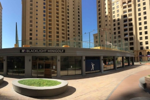 Dubai: Experiencia de minigolf en 3D con luz negra que brilla en la oscuridad